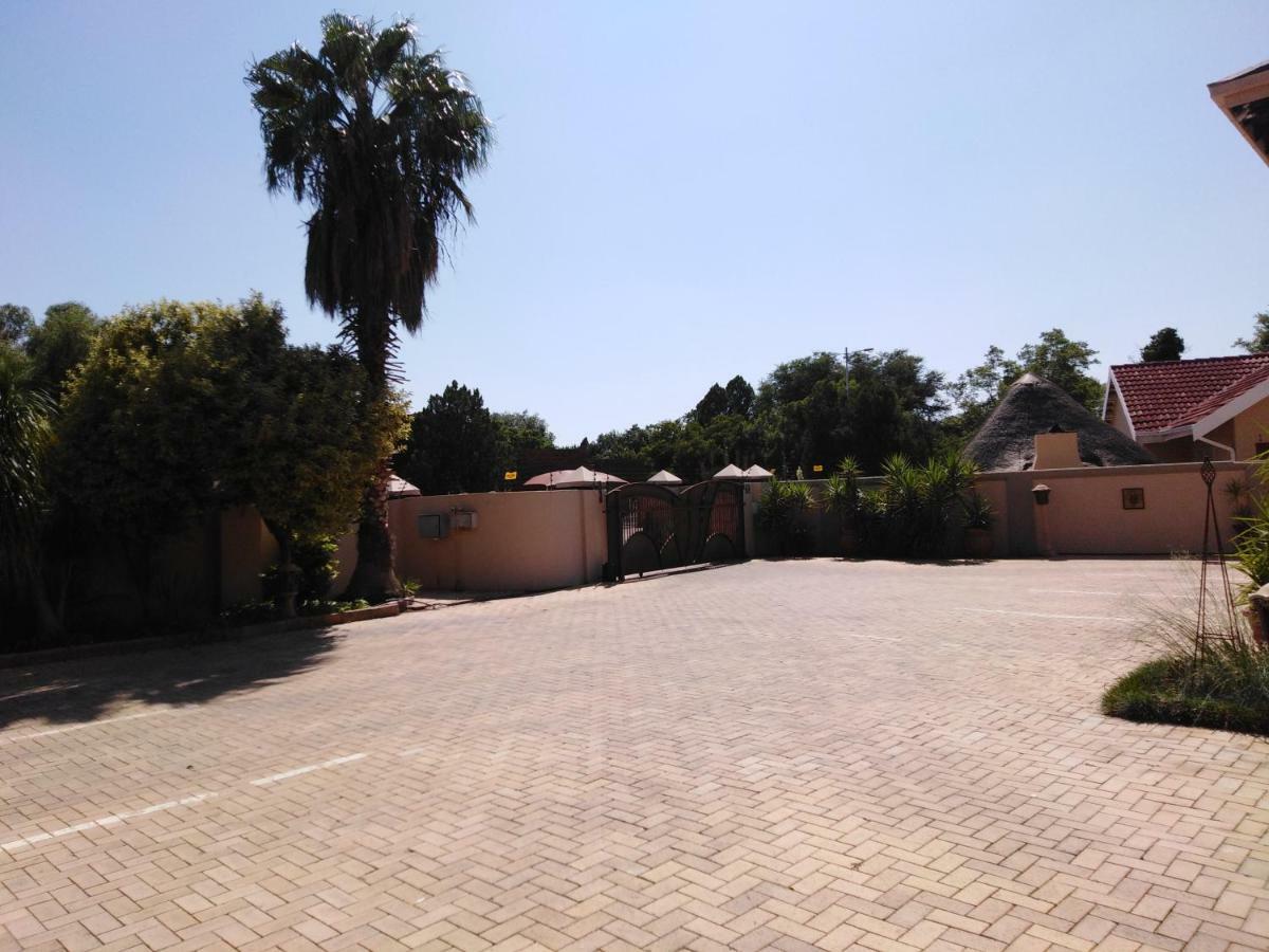 Tuscany Vryburg Esterno foto